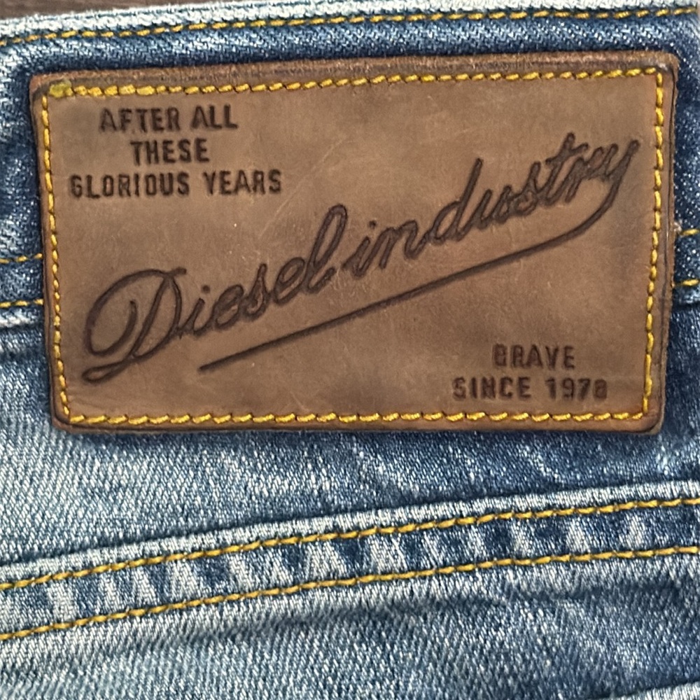 Diesel Zathan Low Rise Boot Cut Distressed Jeans SZ 31 - Picture 8 of 10